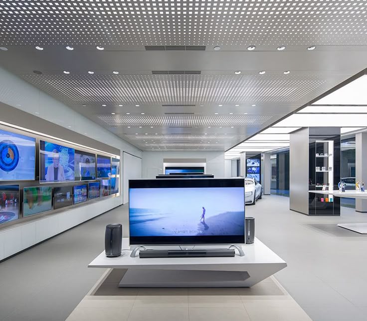 Highly Rated  Electronics Stores in New York City