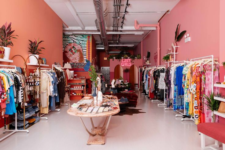 Highly Rated Thrift Shops in Chicago