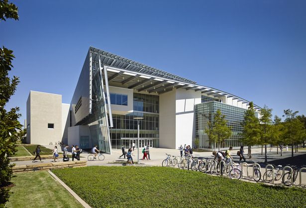 Top-Ranked Colleges in Dallas for STEM and Technology Programs